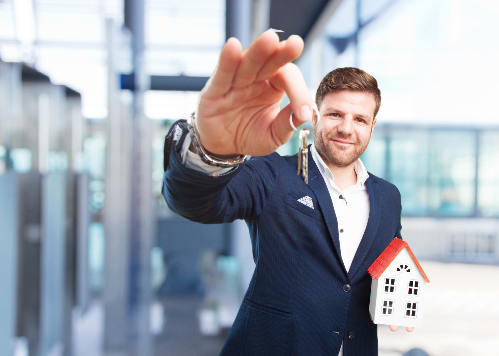 How to Become a Real Estate Agent in Toronto: Unlocking the Key Success